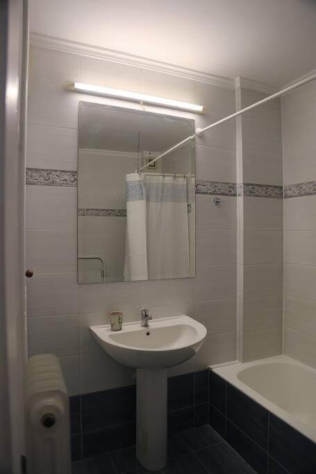 Charming Apartment Near Center Atena Exterior foto