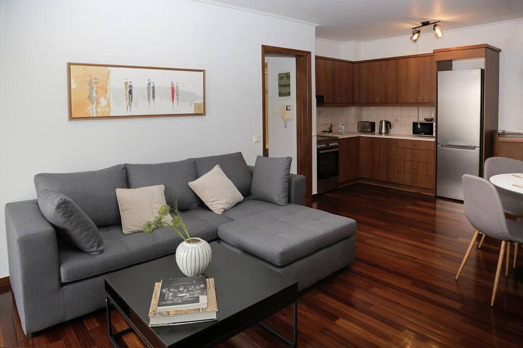 Charming Apartment Near Center Atena Exterior foto